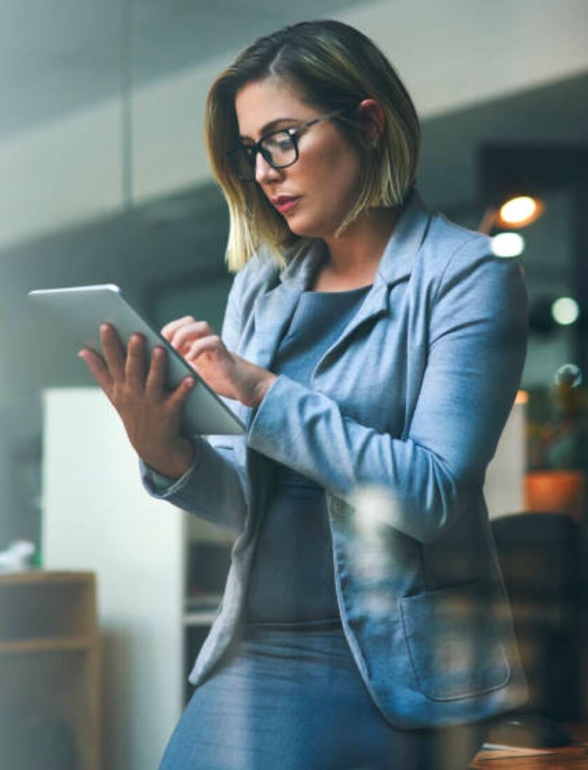 employee using treasury navigator app
